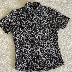 APT. 9 Performance Graphic Button-Up Shirt Small black and White
